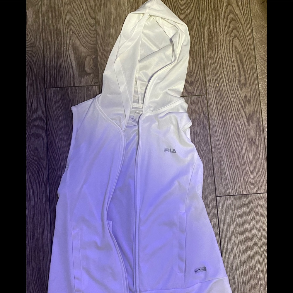 Fila- best, not used, light, zipper+hood